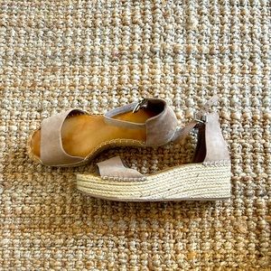 Women’s heals size 9